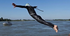 Schwimmen für eine reine und plastikfreie Elbe