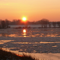 Sonnenuntergang über der Elbe