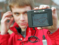 Schüler mit GPS - Gerät